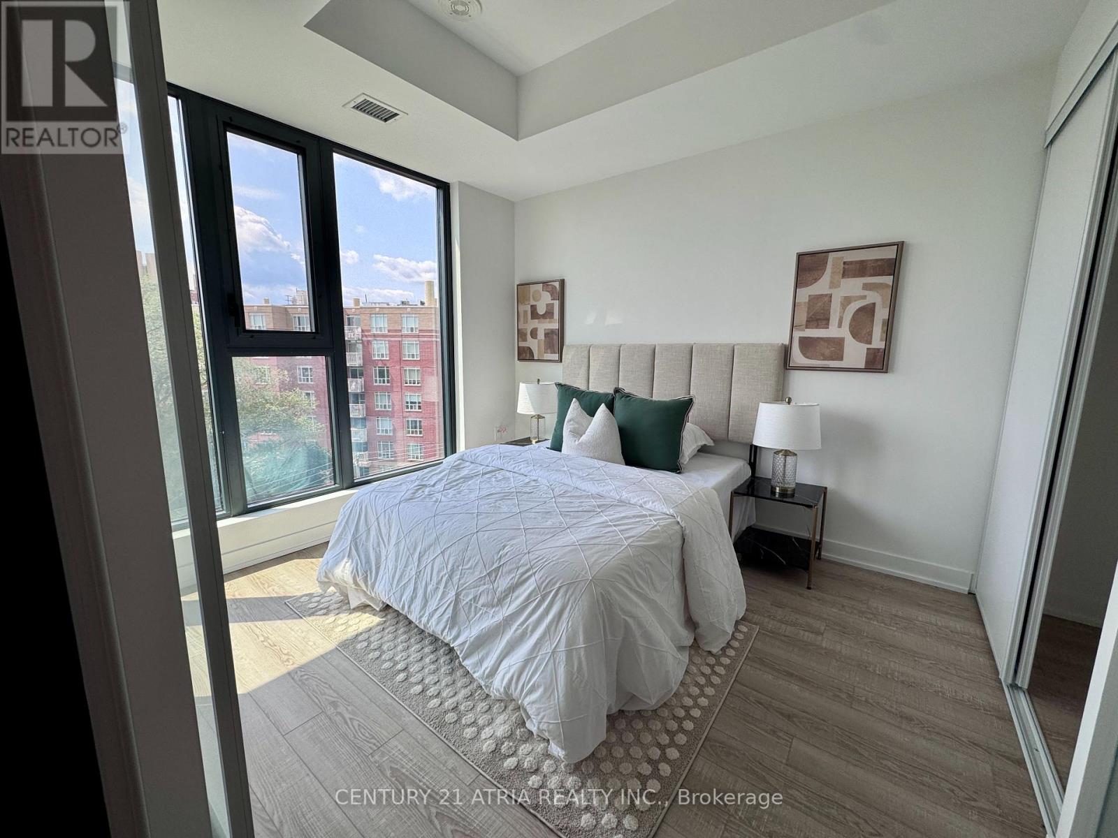 612 - 250 Lawrence Avenue W Property Photo 4