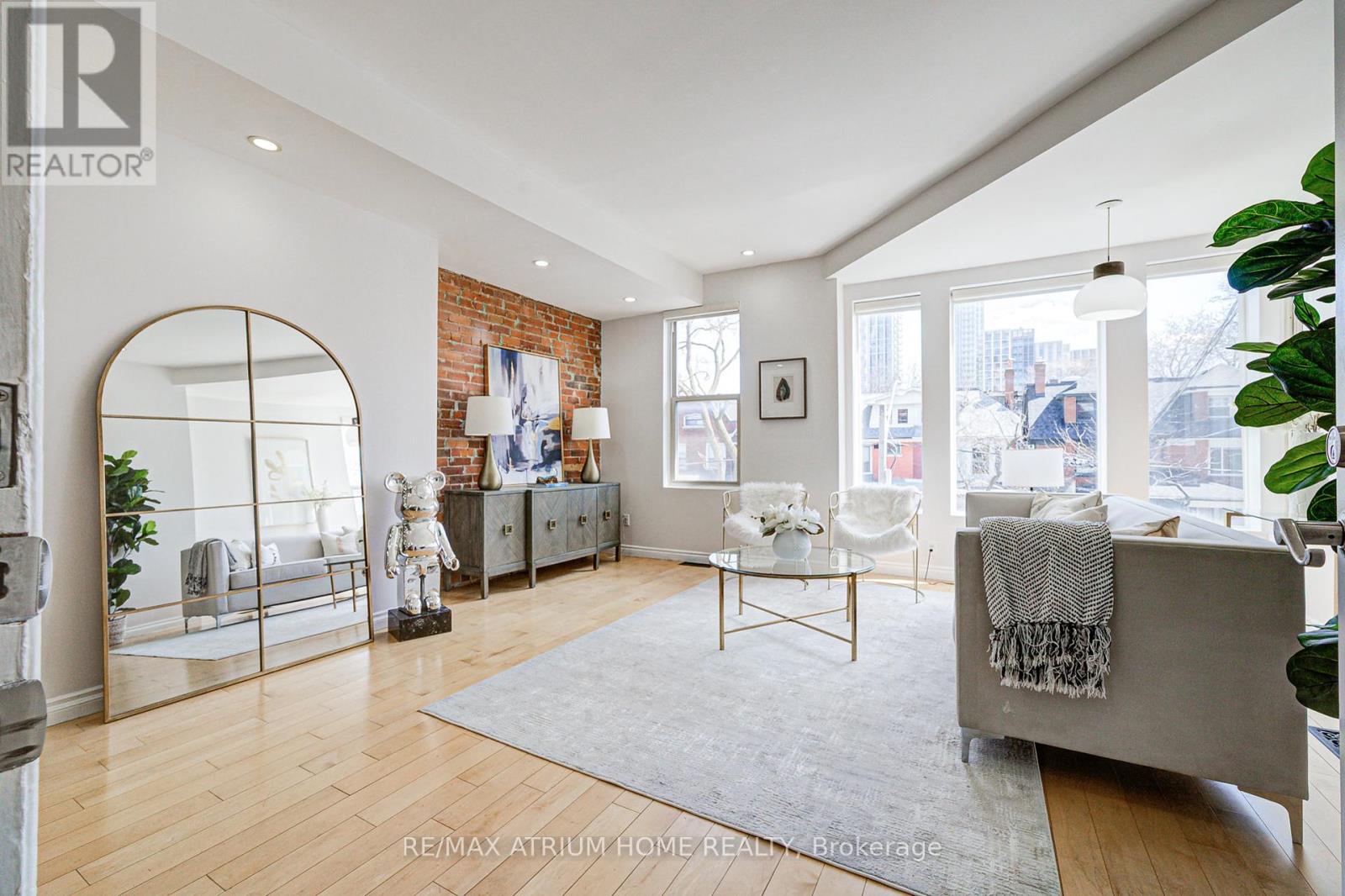 666 EUCLID AVENUE Property Photo 1