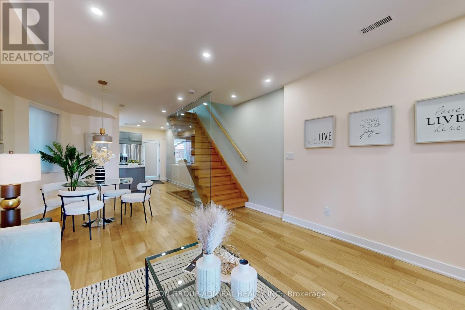 1216 Davenport Road Property Photo 6