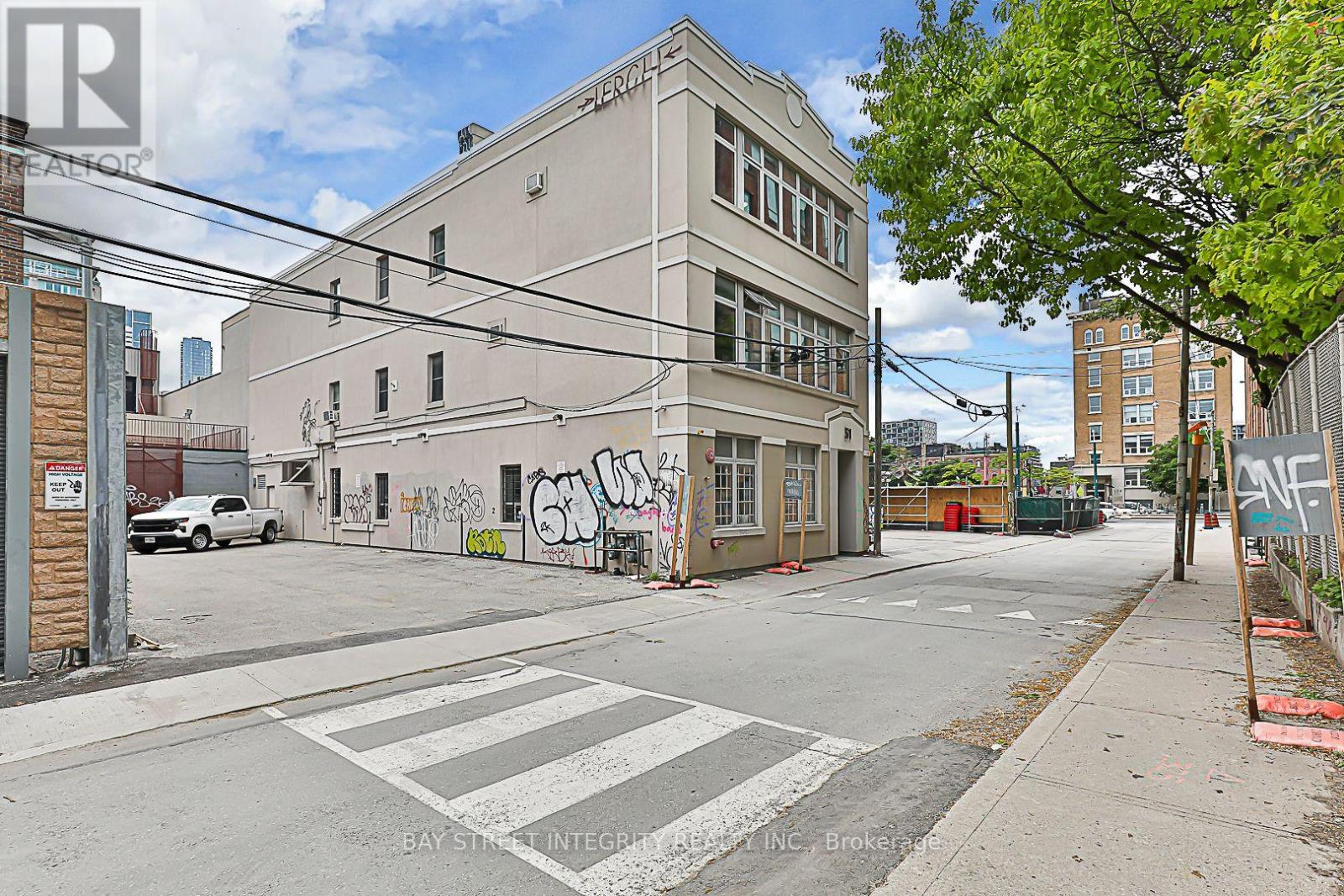 2nd Flr - 51 Bulwer Street Property Photo 2
