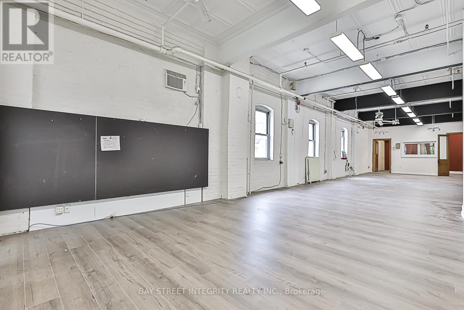 2nd Flr - 51 Bulwer Street Property Photo 5