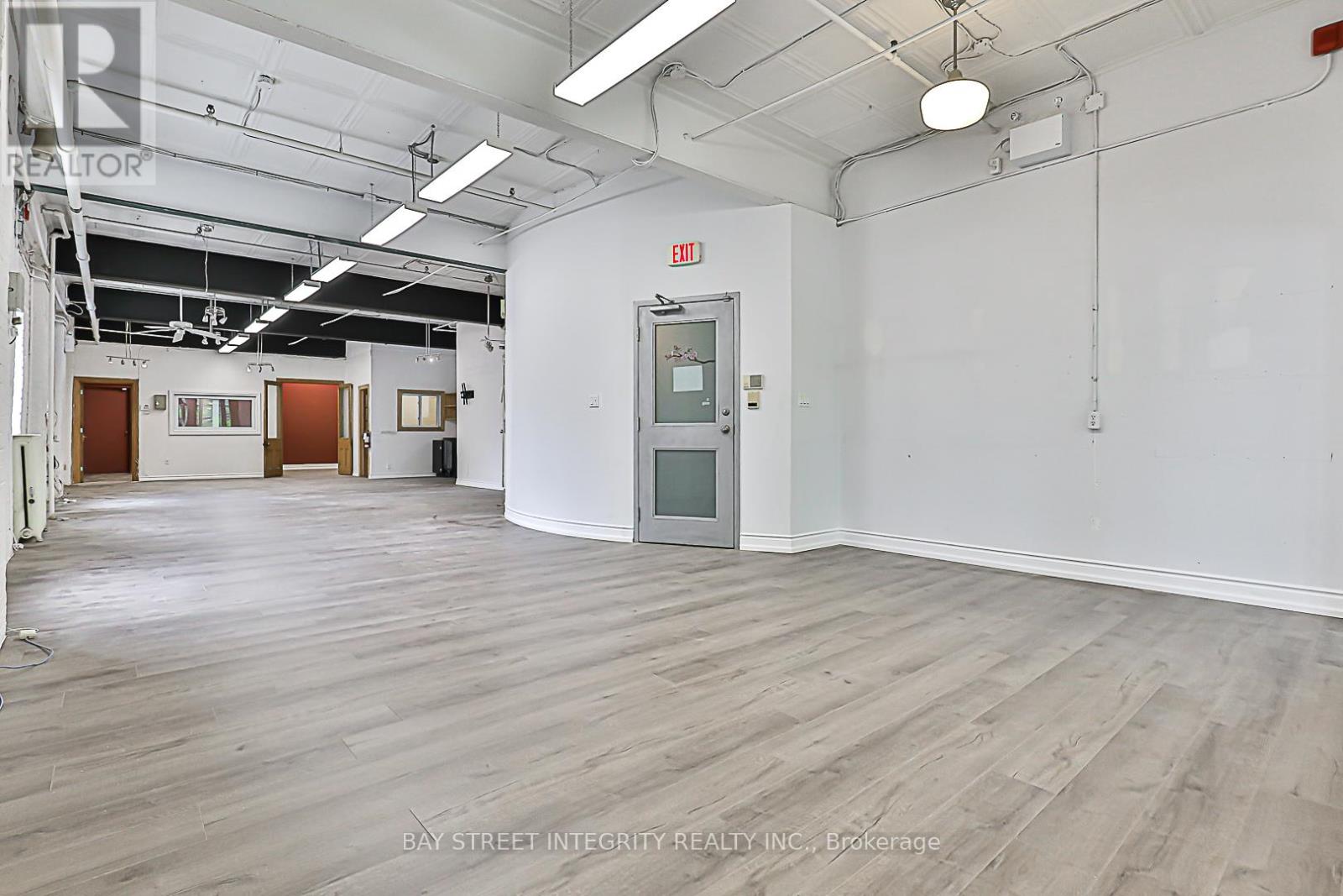 2nd Flr - 51 Bulwer Street Property Photo 6