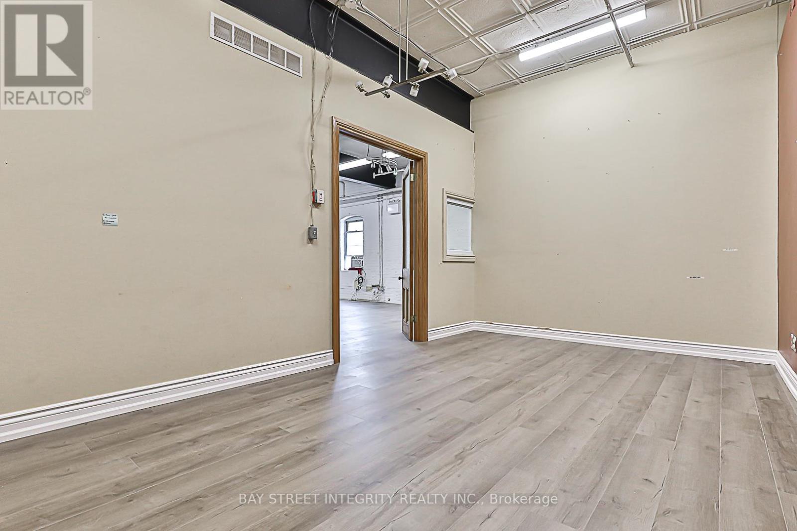 2nd Flr - 51 Bulwer Street Property Photo 16