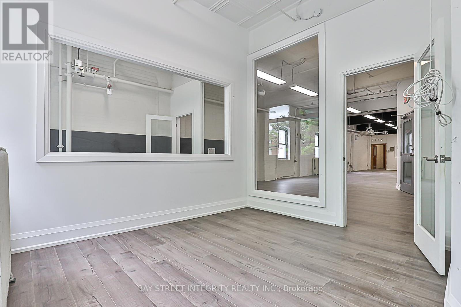 2nd Flr - 51 Bulwer Street Property Photo 19