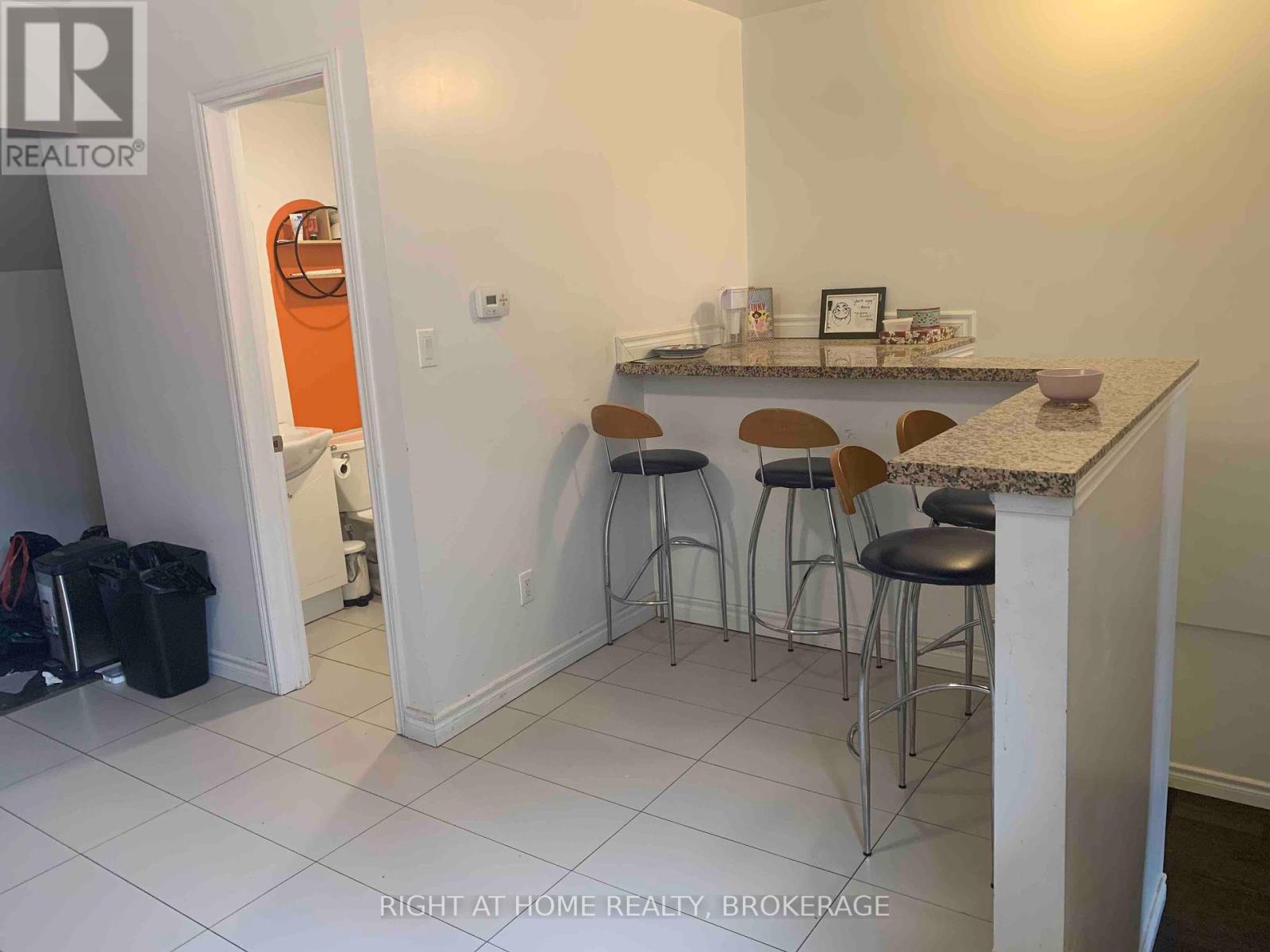 2 - 129 Baldwin Street Property Photo 2