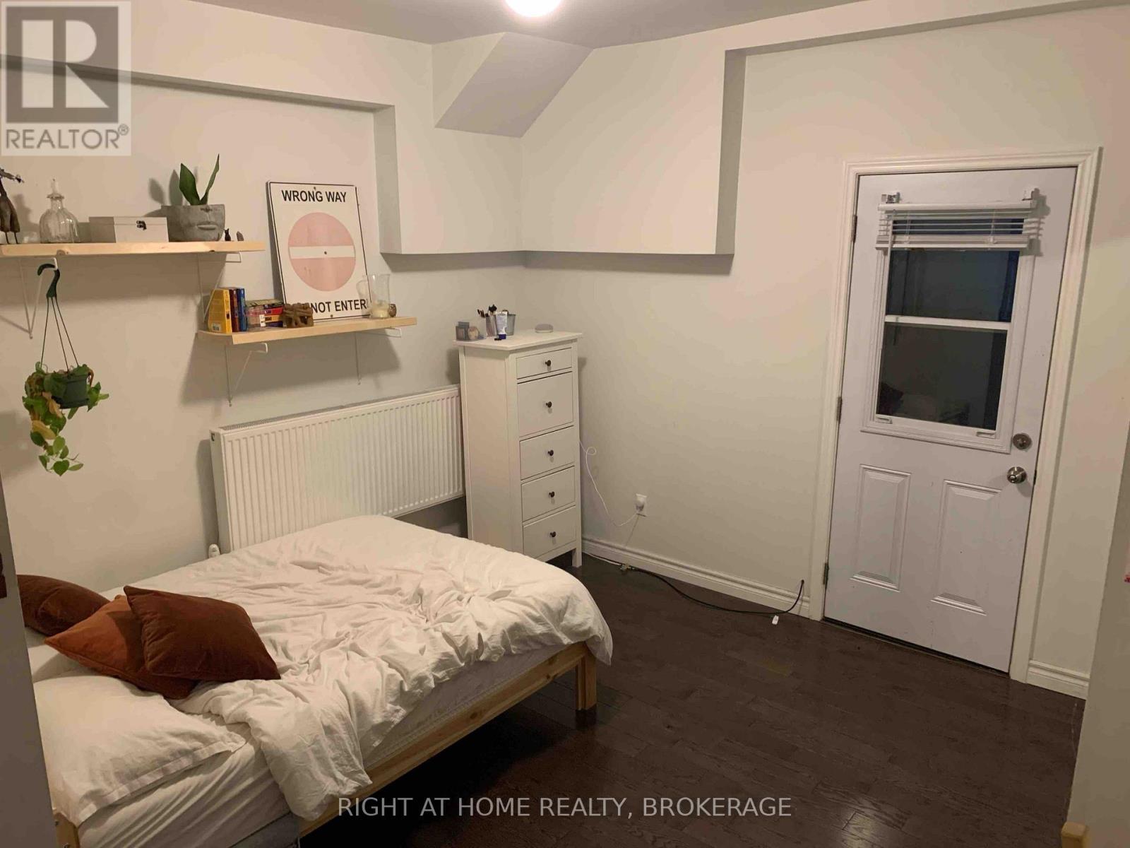 2 - 129 Baldwin Street Property Photo 13
