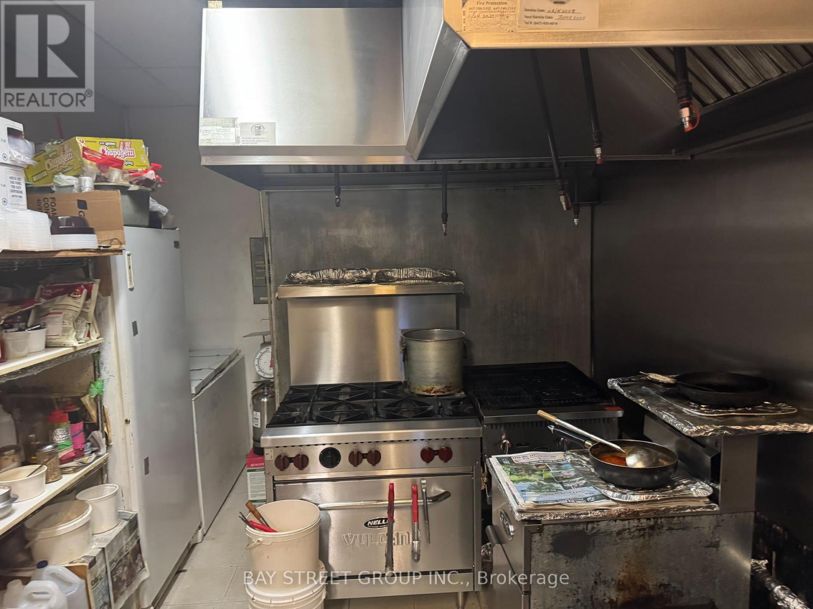 5523 Yonge Street Property Photo 5