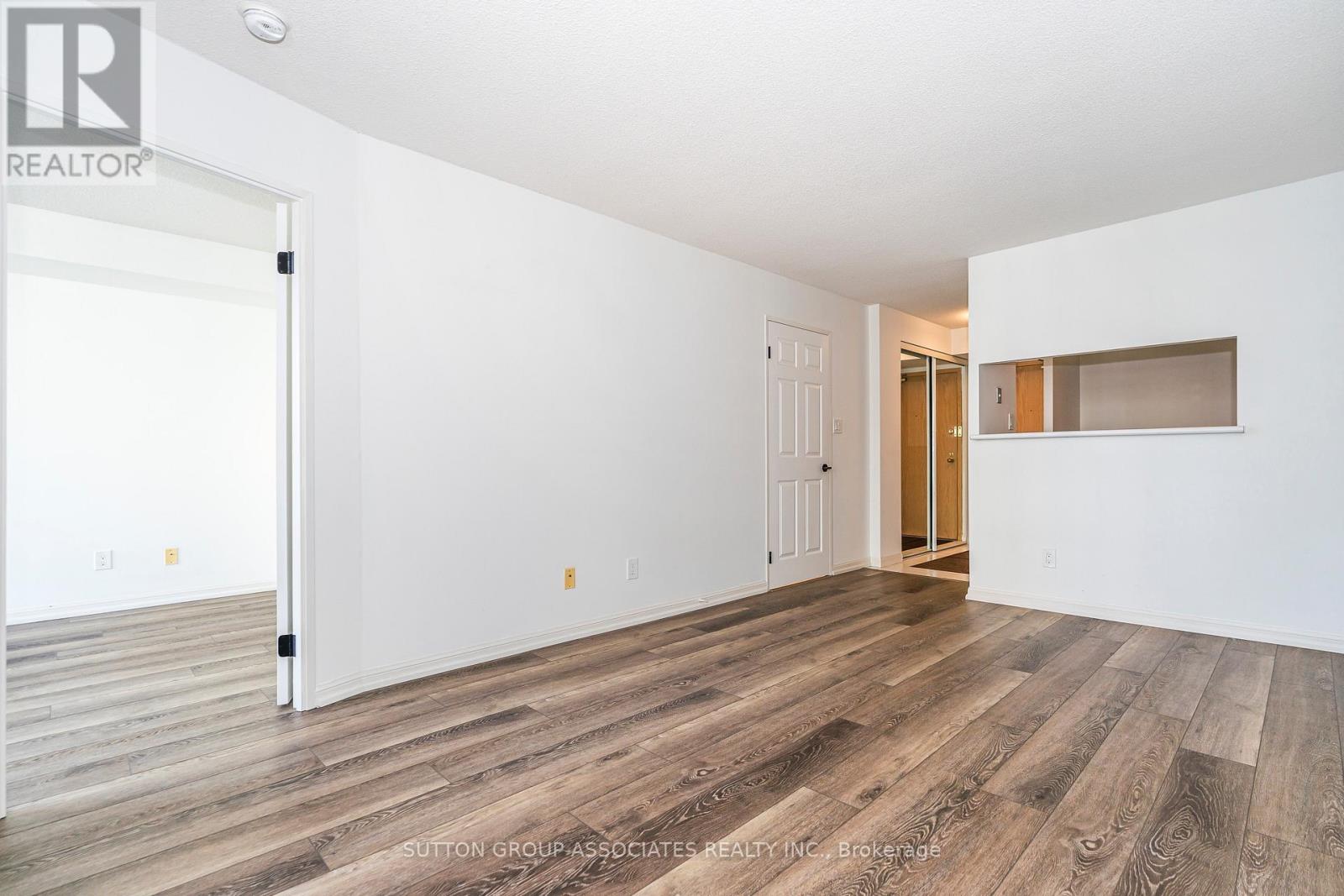 1607 - 24 Wellesley Street W Property Photo 9
