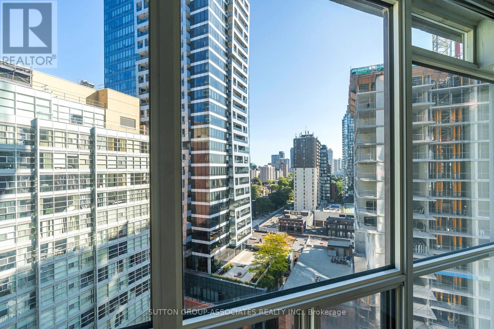 1607 - 24 Wellesley Street W Property Photo 15