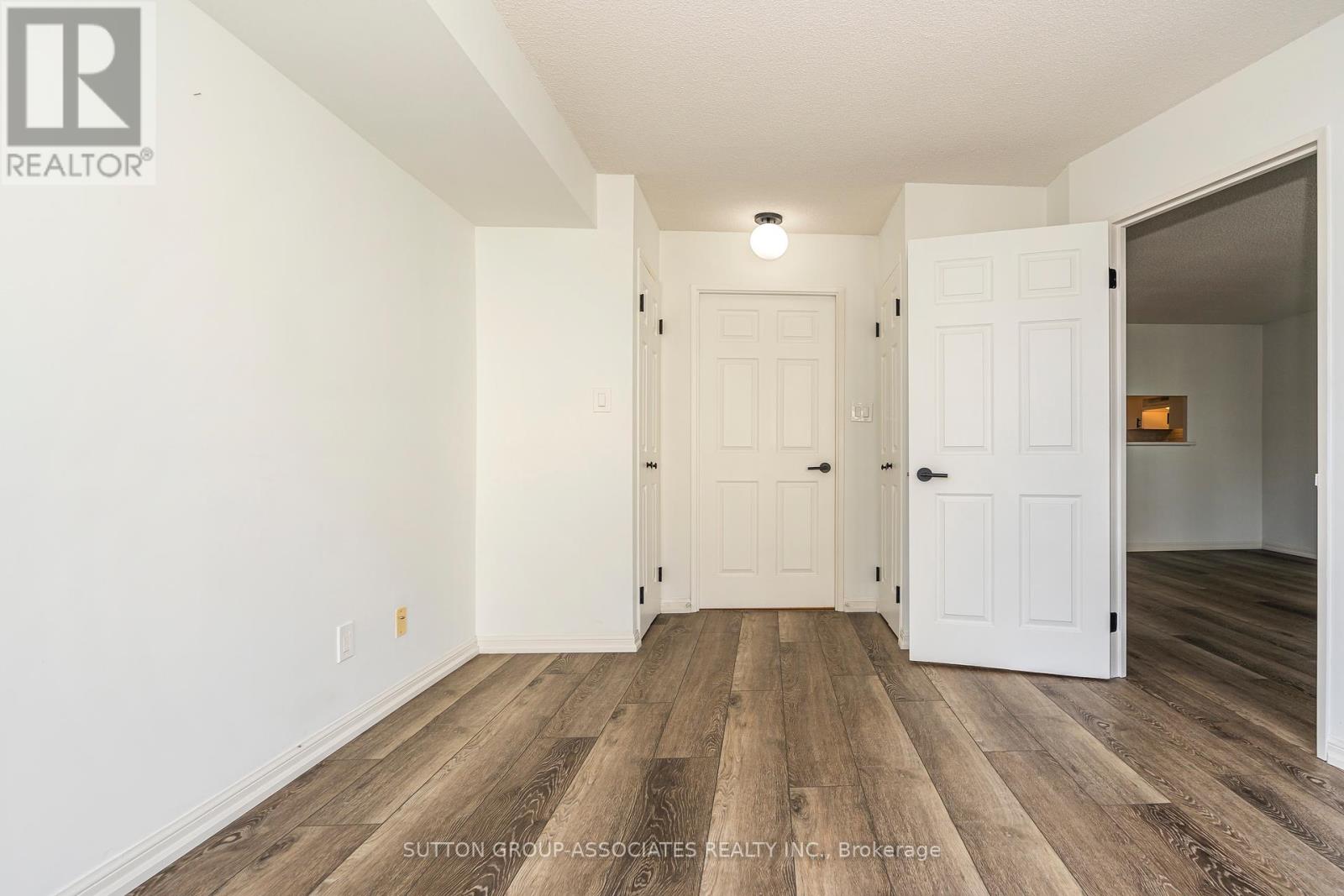 1607 - 24 Wellesley Street W Property Photo 19