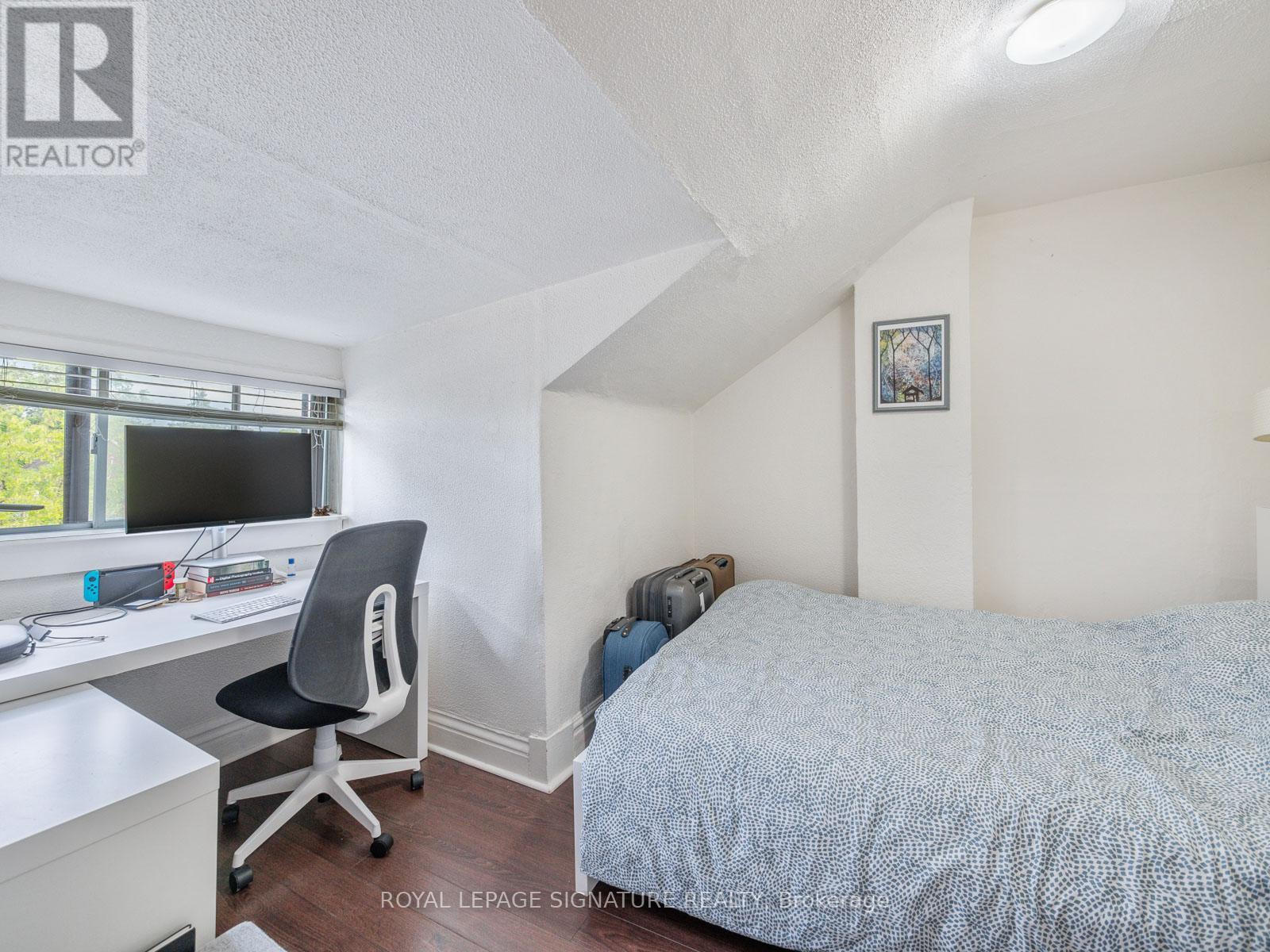 725 Dovercourt Road Property Photo 28