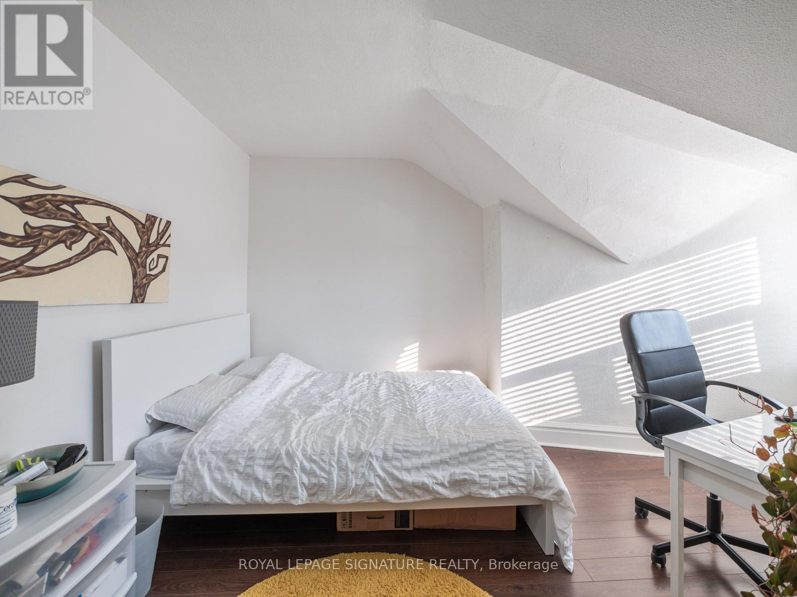 725 Dovercourt Road Property Photo 30