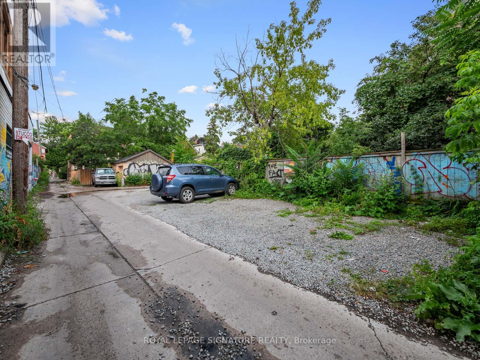 725 Dovercourt Road Property Photo 31