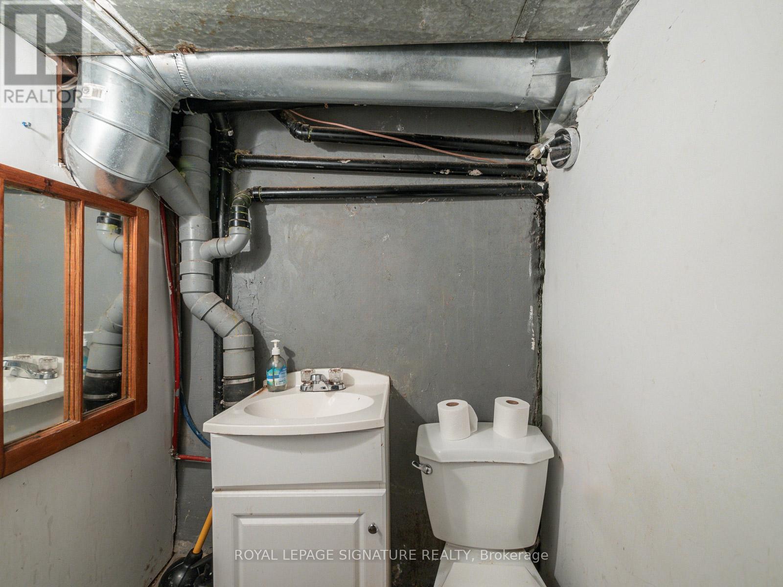 725 Dovercourt Road Property Photo 35