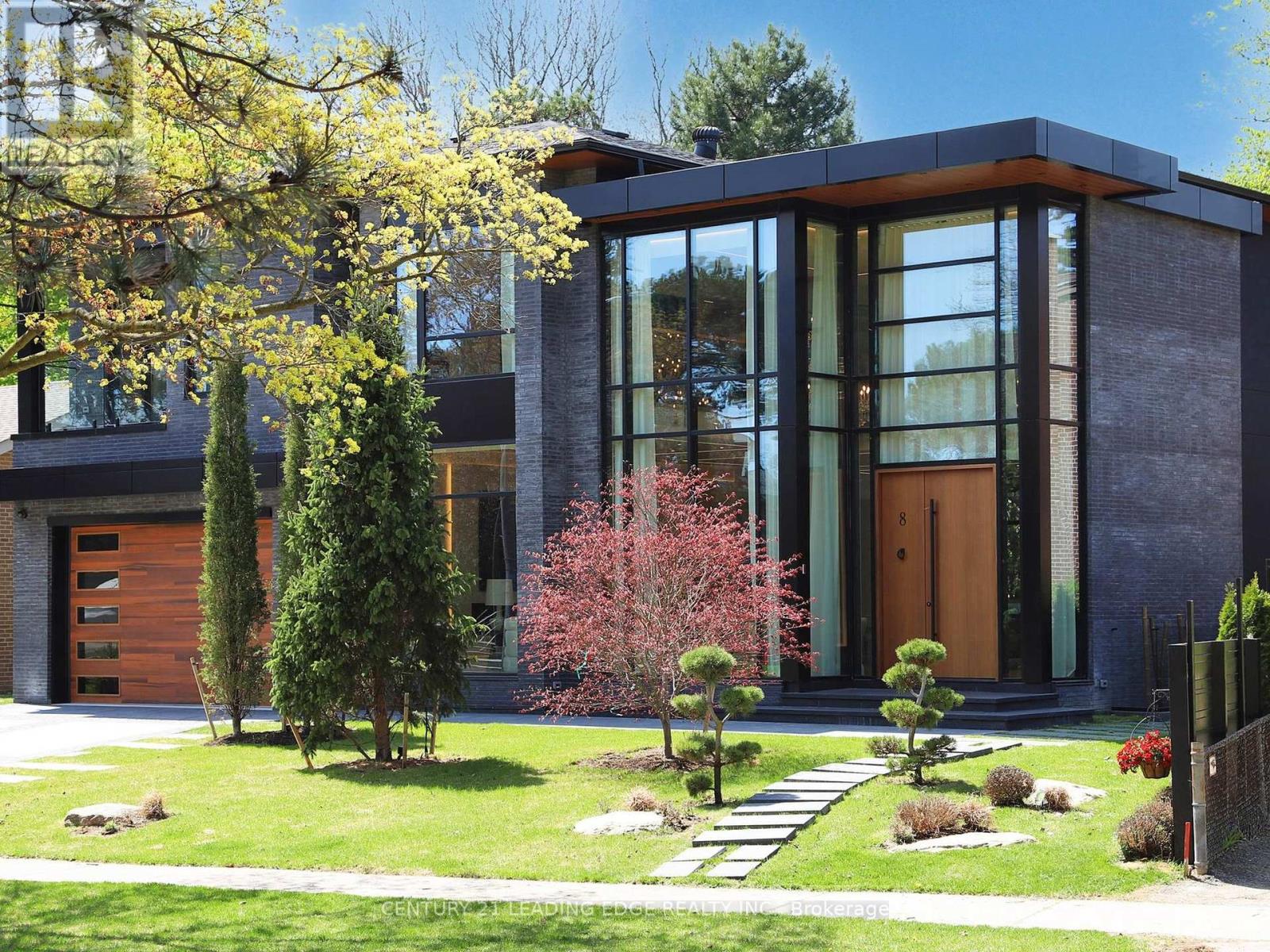 8 Balding Court Property Photo