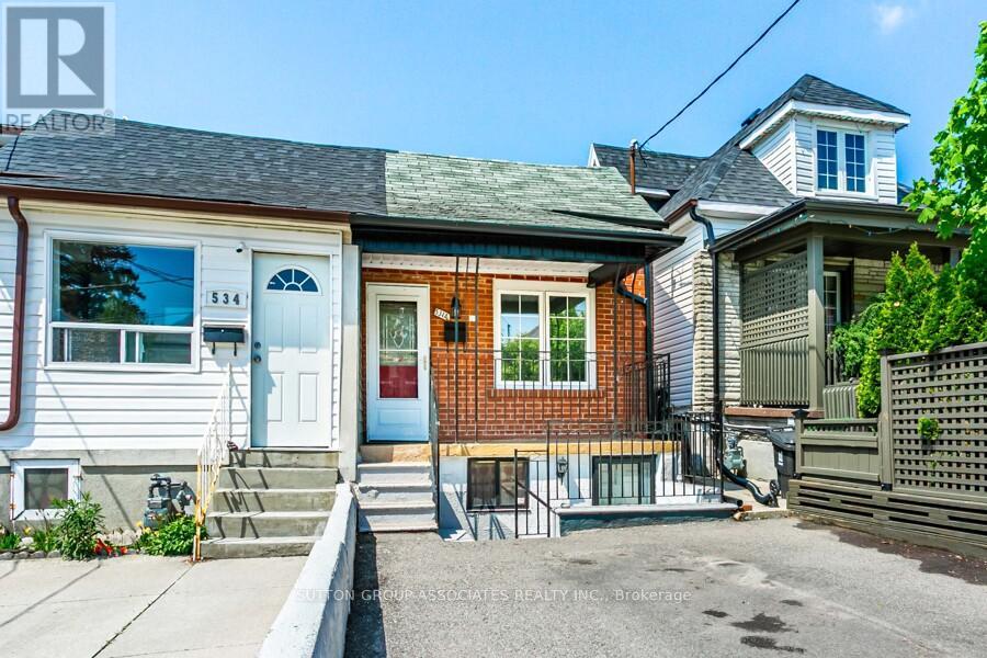 534a Westmount Avenue Property Photo 1