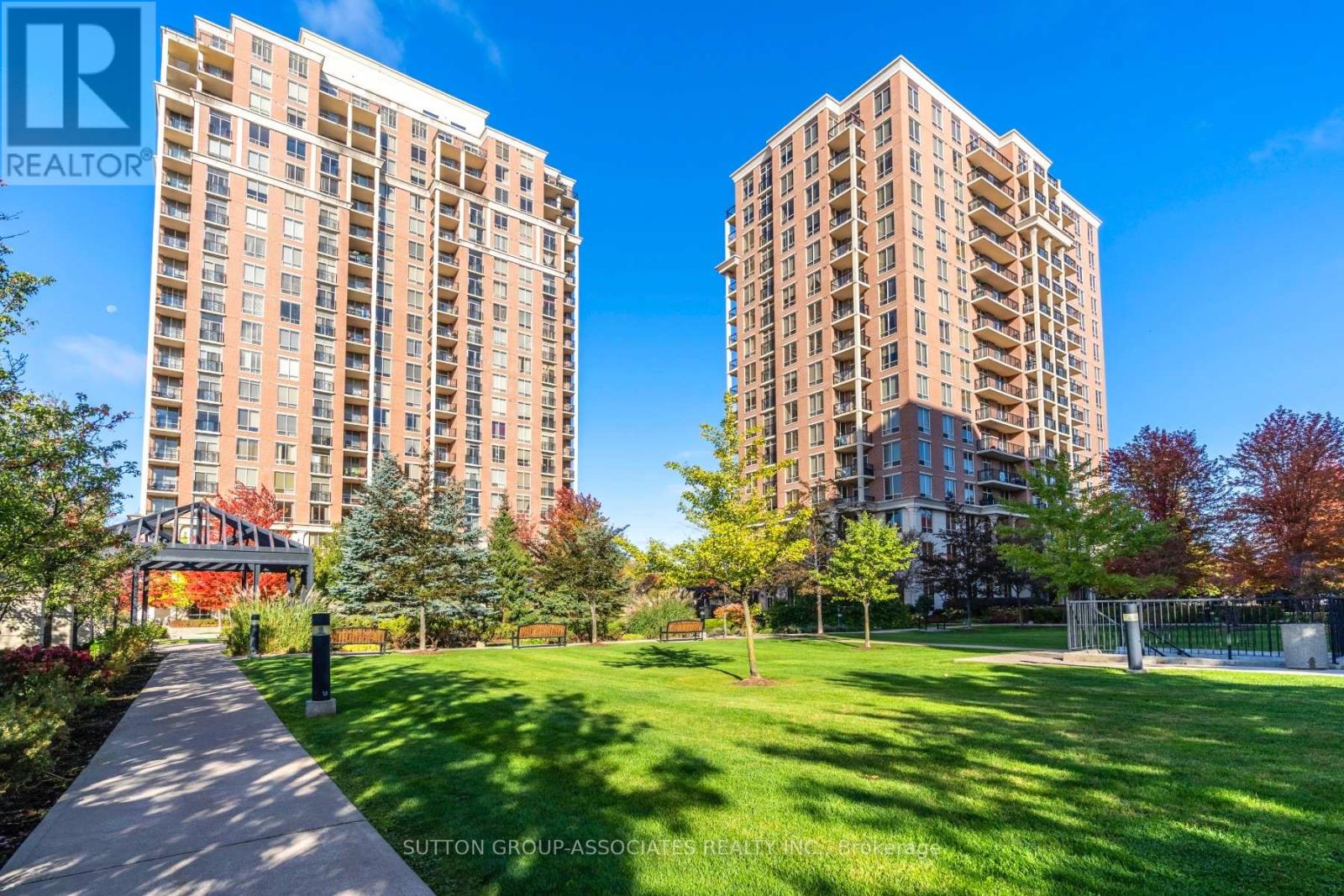 401 - 1101 Leslie Street Property Photo 1