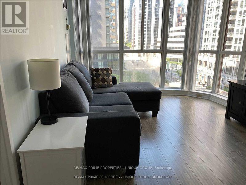 512 - 736 Bay Street Property Photo 10