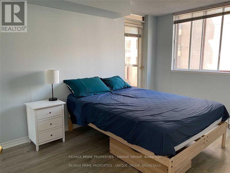 512 - 736 Bay Street Property Photo 13