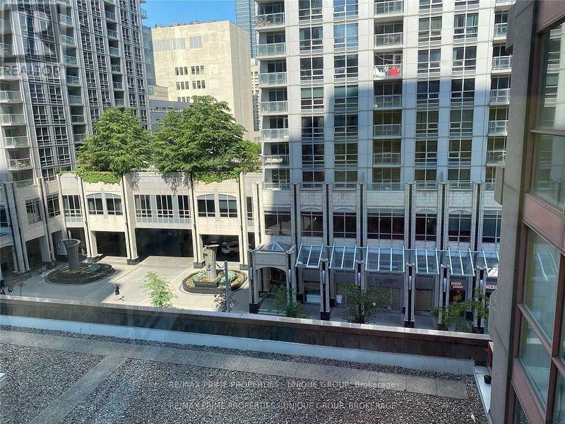 512 - 736 Bay Street Property Photo 20