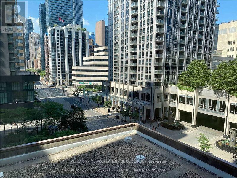 512 - 736 Bay Street Property Photo 21