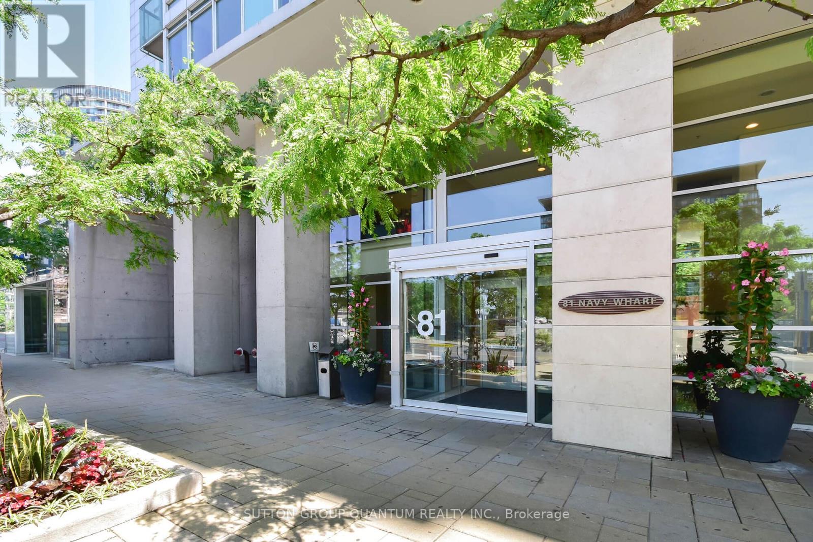310 - 81 Navy Wharf Court Property Photo 29