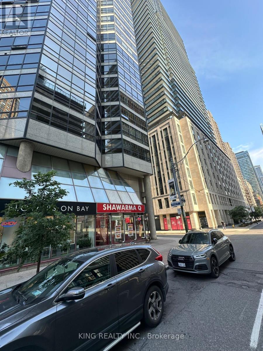 987 BAY STREET Property Photo 1