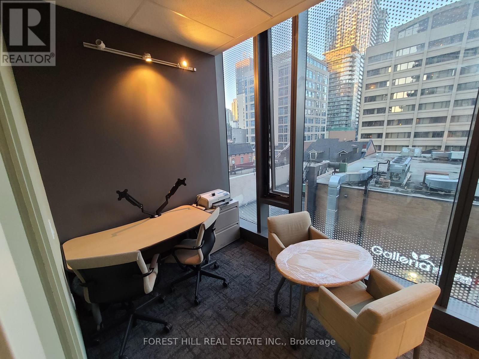 313 - 15 Wellesley Street W Property Photo 2