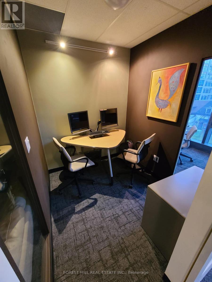 313 - 15 Wellesley Street W Property Photo 5