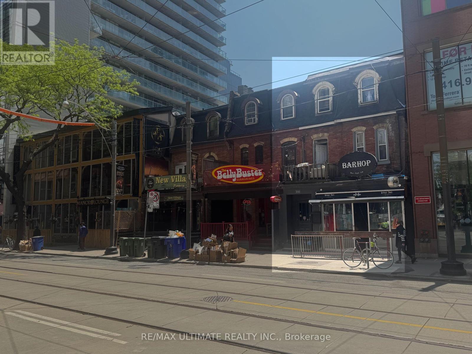 391 King Street W Property Photo 2