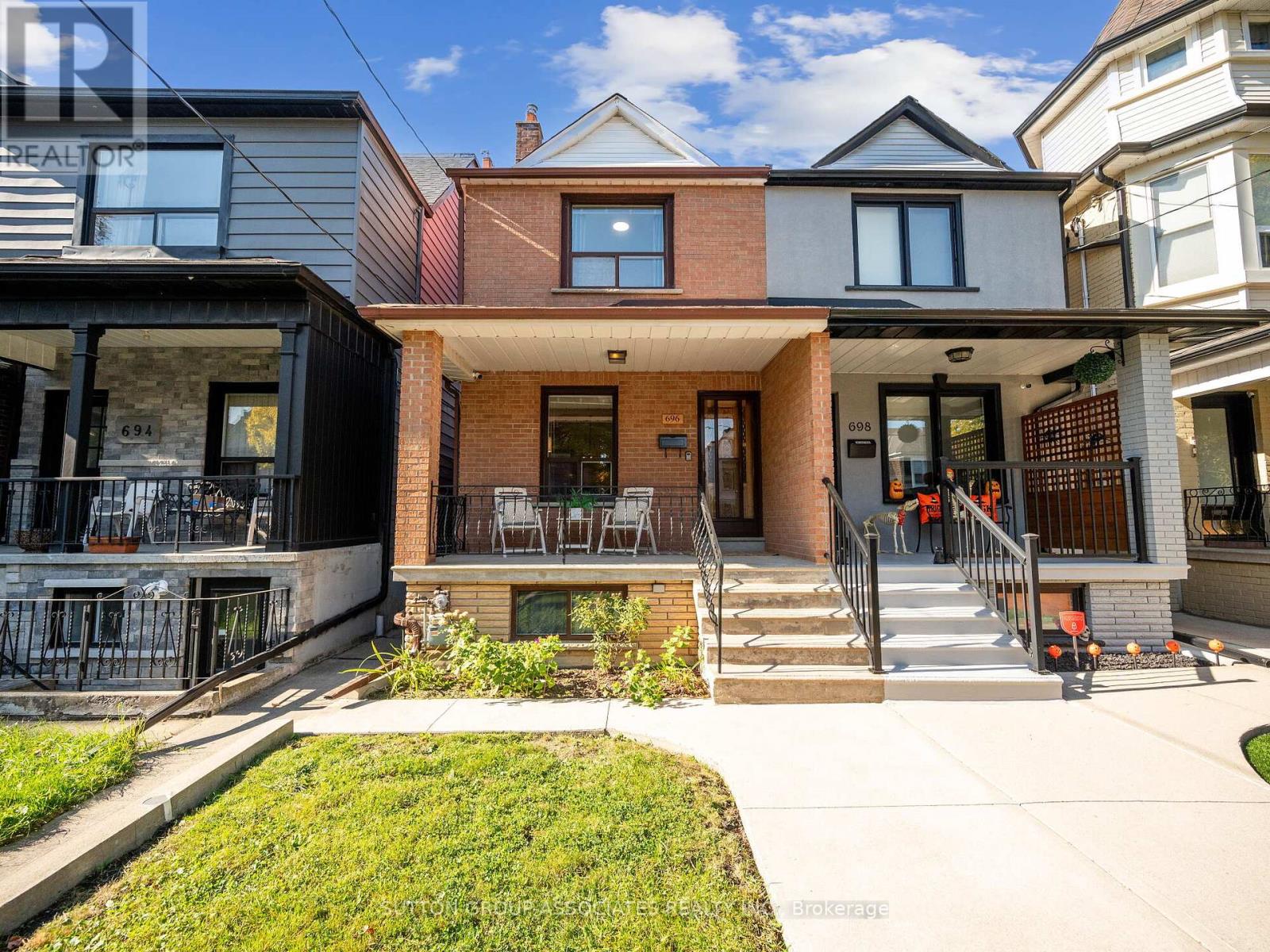 696 CRAWFORD STREET Property Photo 1