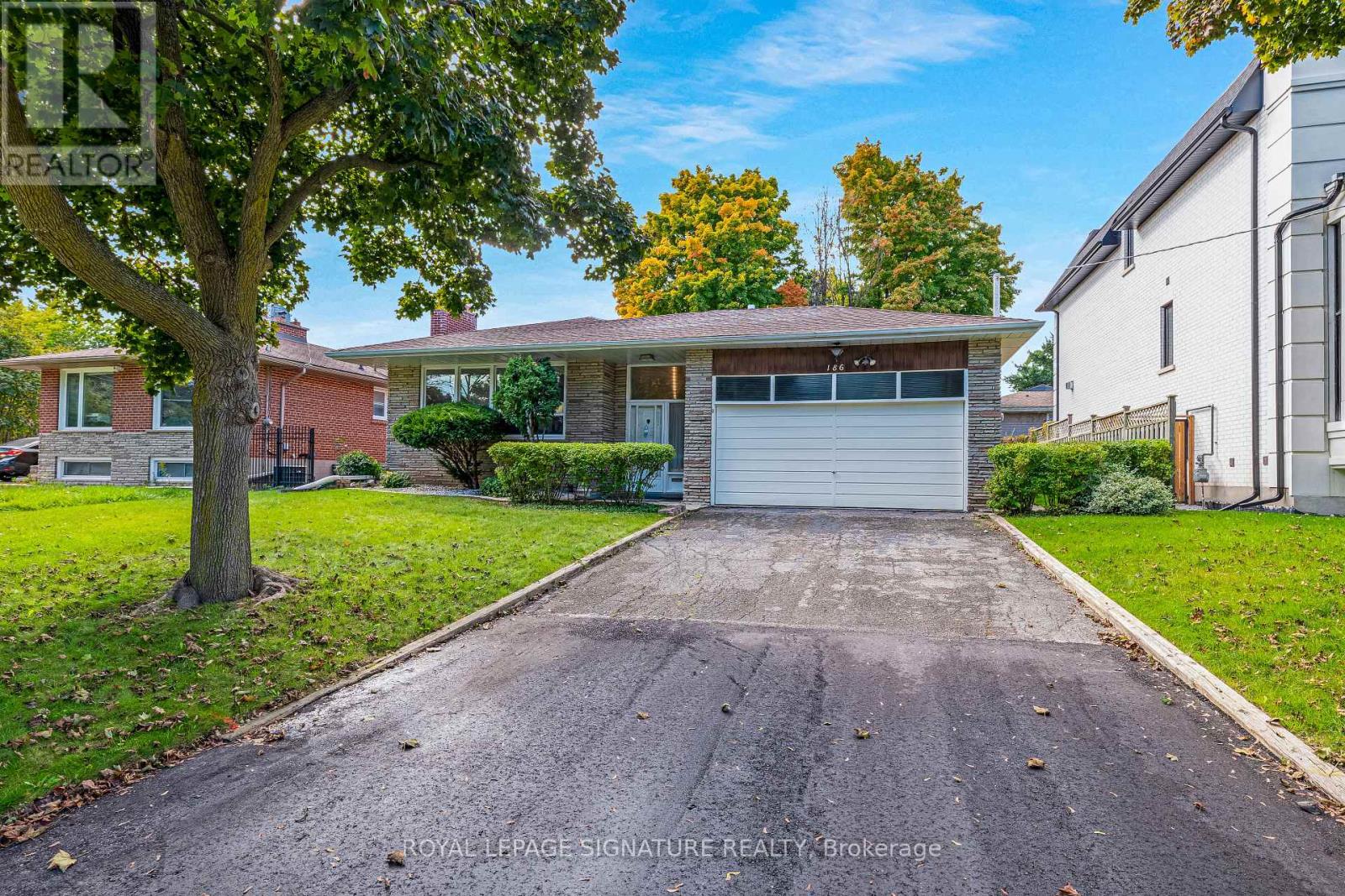 186 Burbank Drive Property Photo 1
