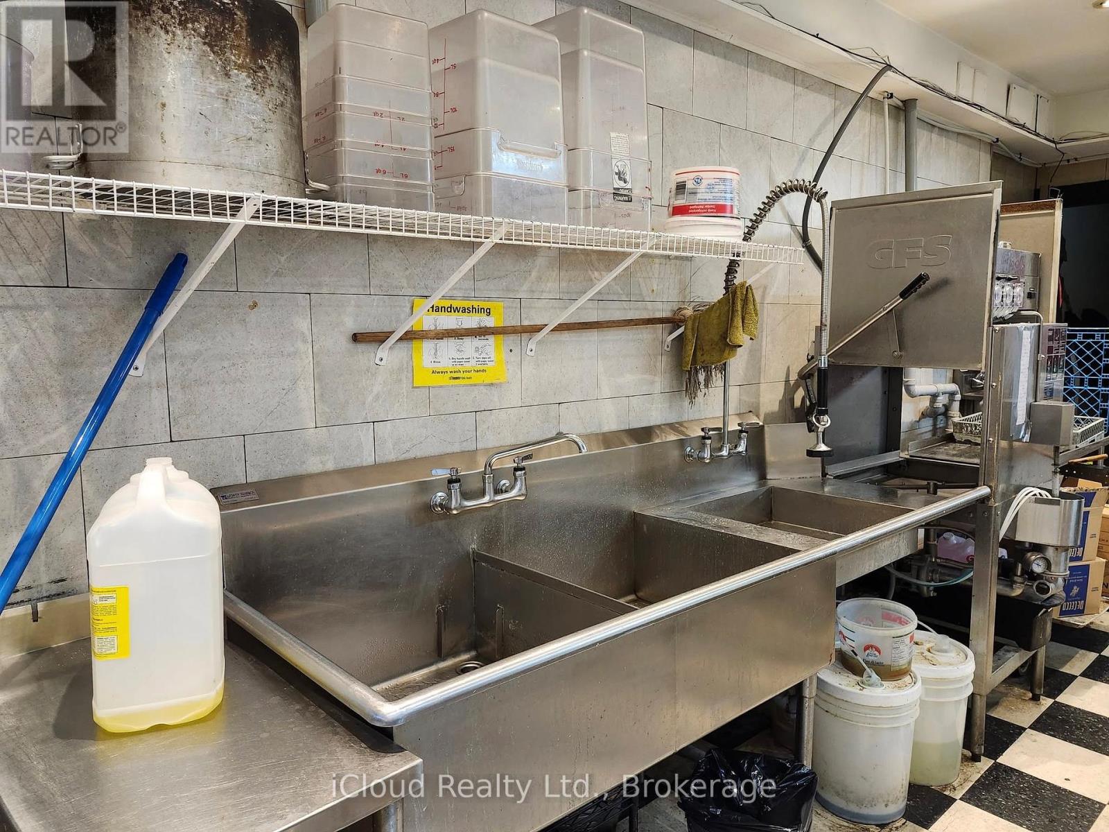 6 - 372 Queen Street E Property Photo 22