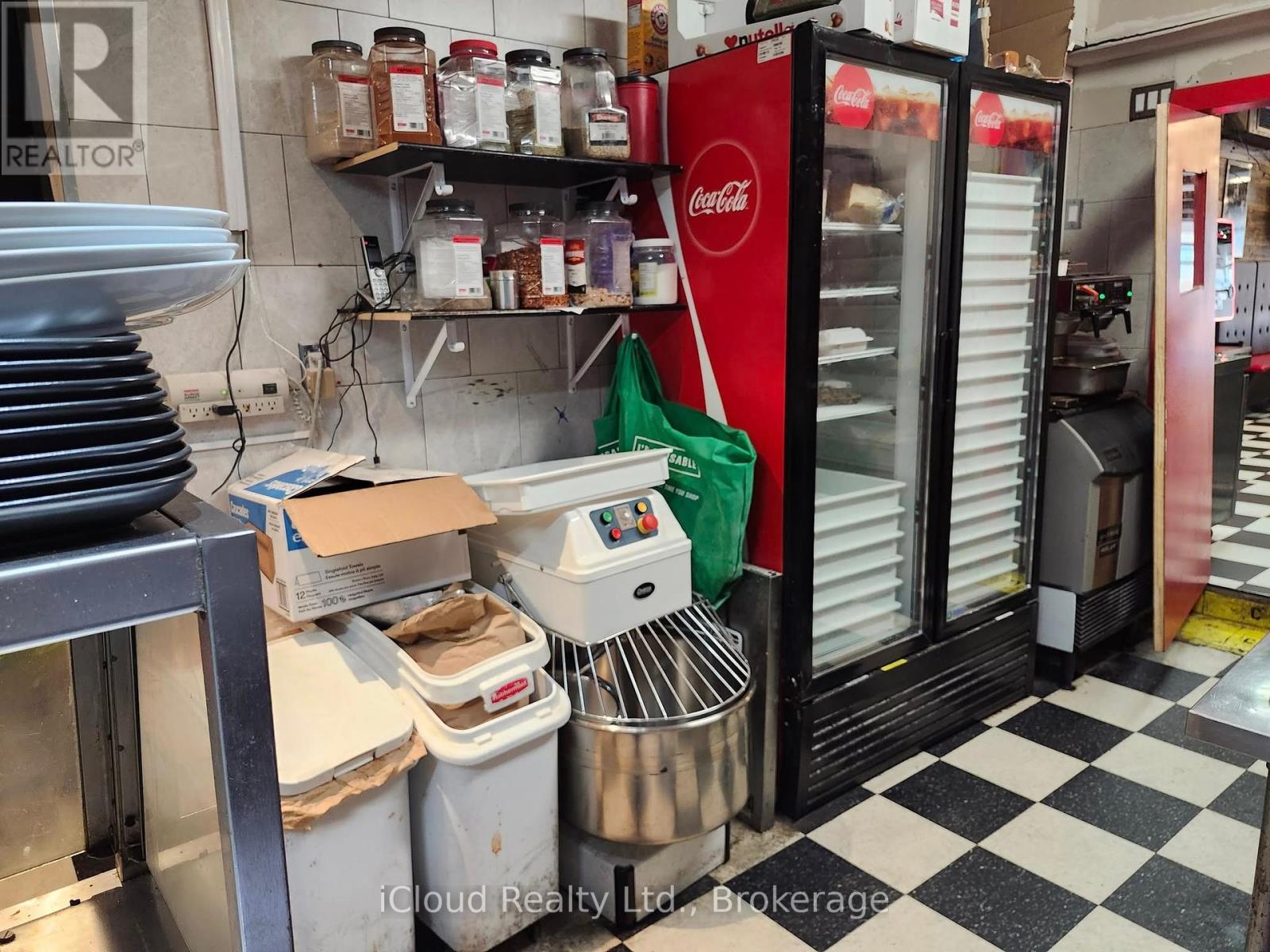 6 - 372 Queen Street E Property Photo 25