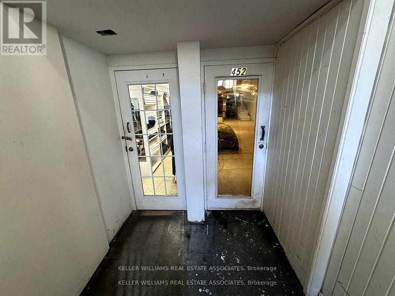 Lower - 452 Queen Street W Property Photo 3