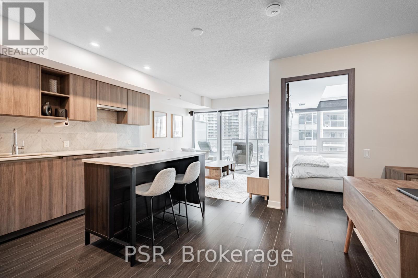 2310 - 19 BATHURST STREET Property Photo 1
