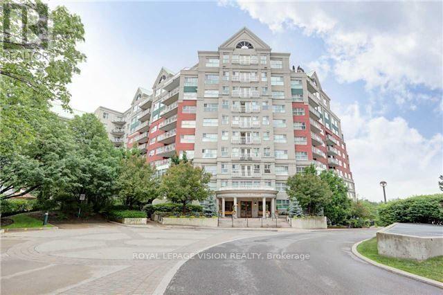 403 - 18 CONCORD PLACE Property Photo 1