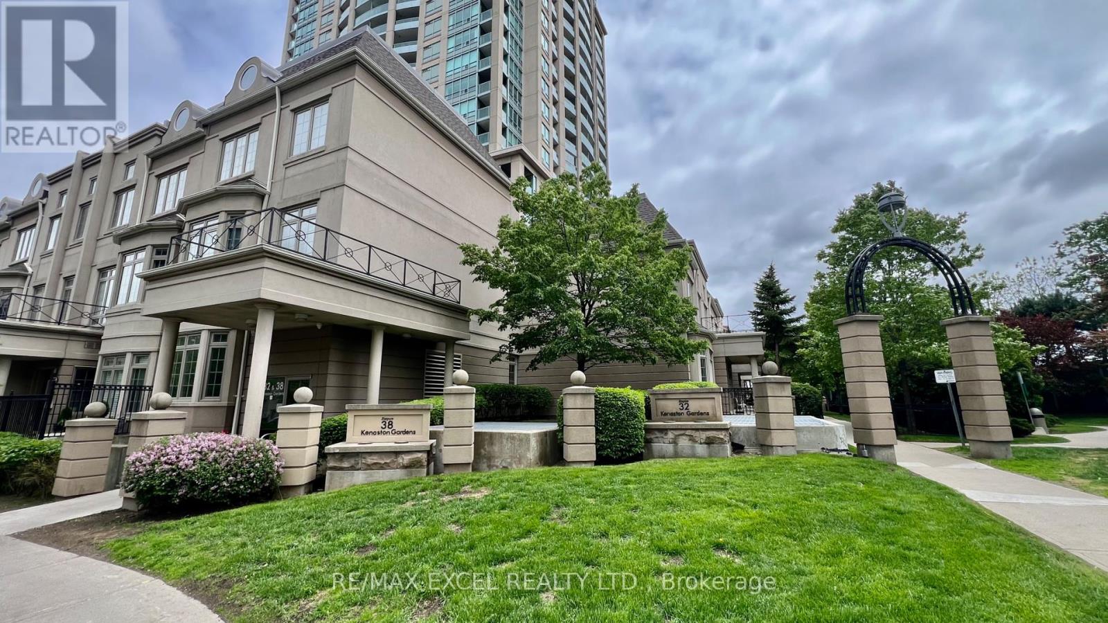 Th104 - 32 Kenaston Gardens Property Photo 1