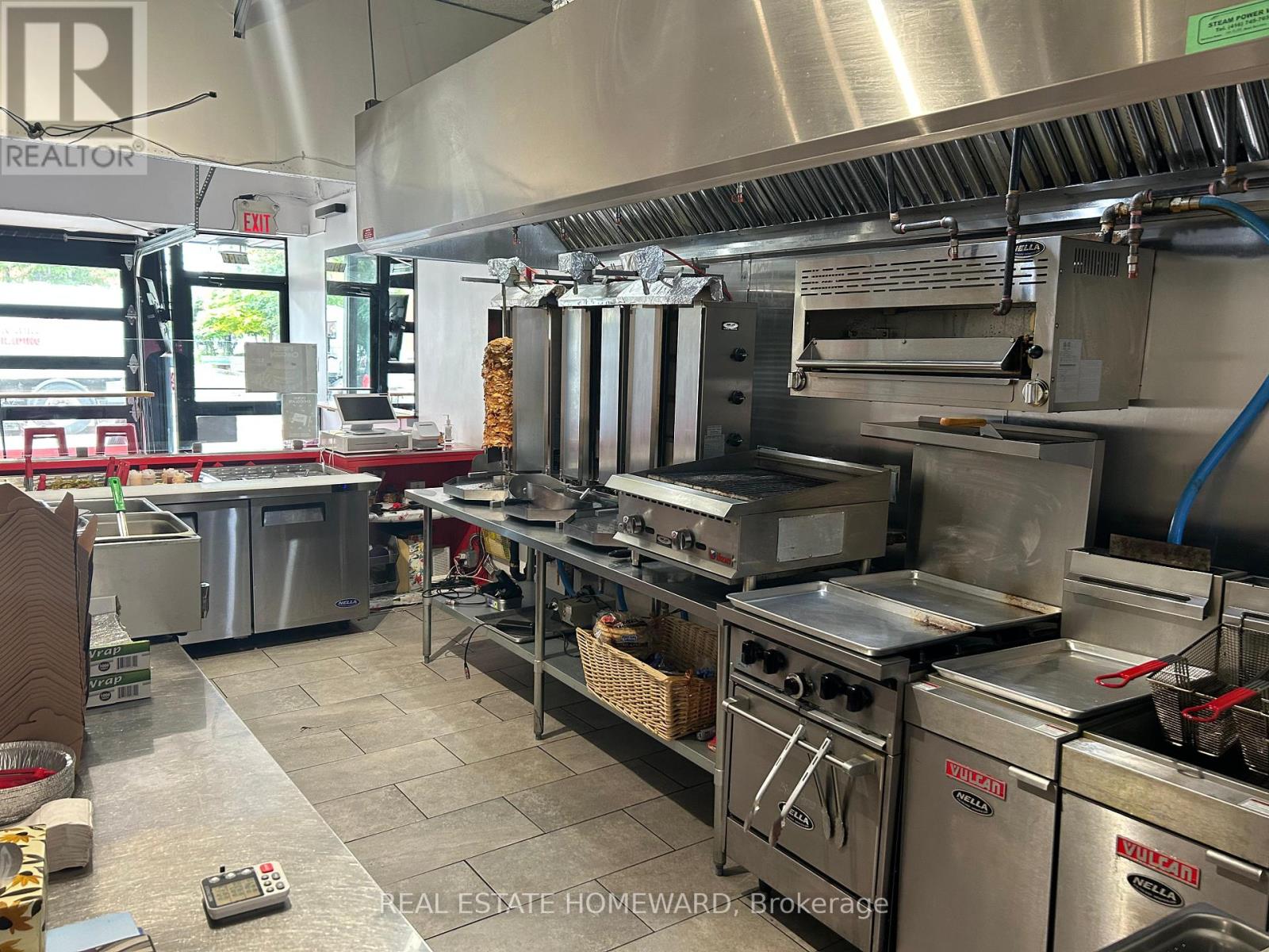 1132 Queen Street W Property Photo 9