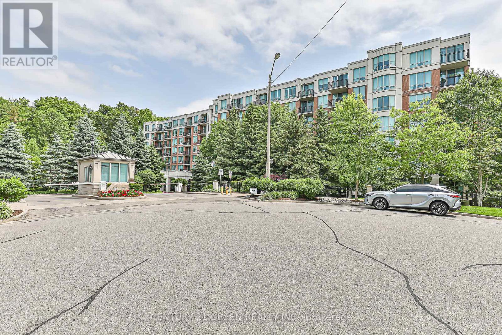 207 - 38 WILLIAM CARSON CRESCENT Property Photo 1