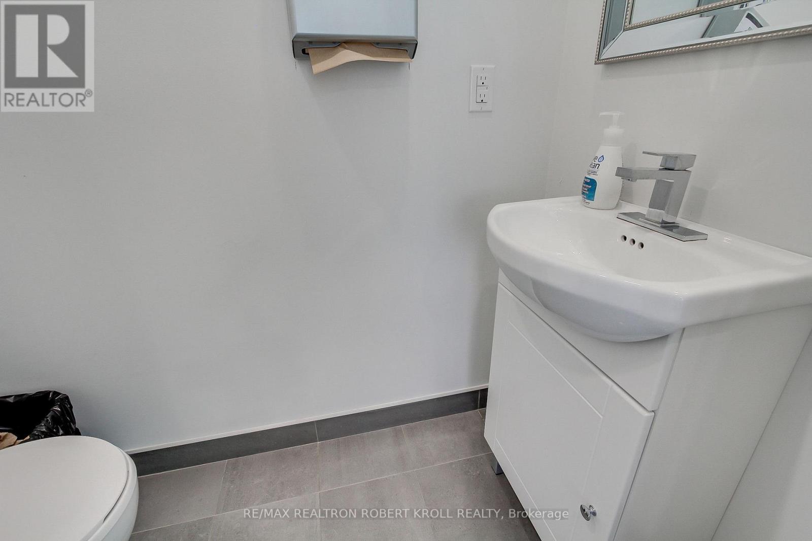 Main Floor - 3173 Bathurst Street Property Photo 16