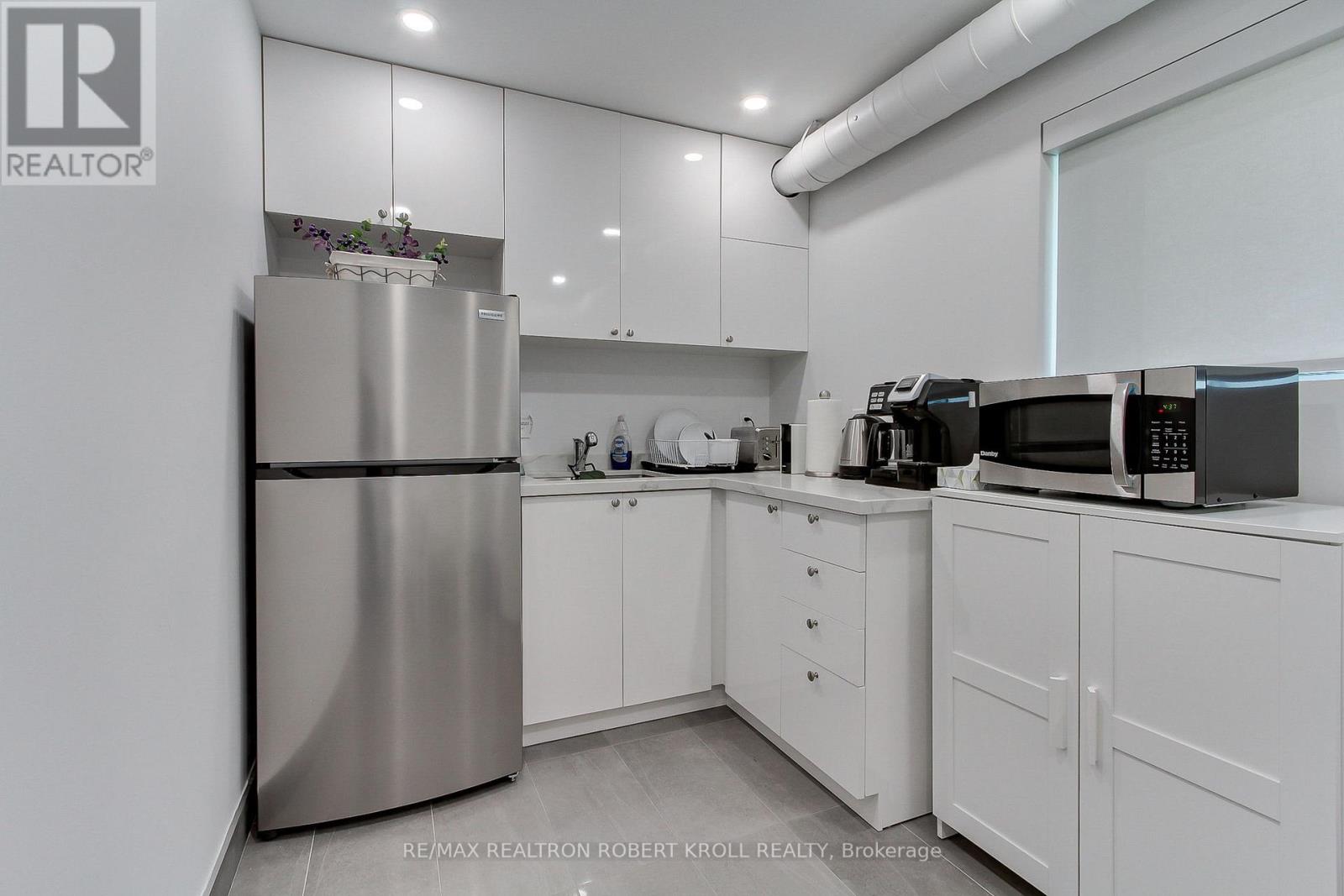 Main Floor - 3173 Bathurst Street Property Photo 28