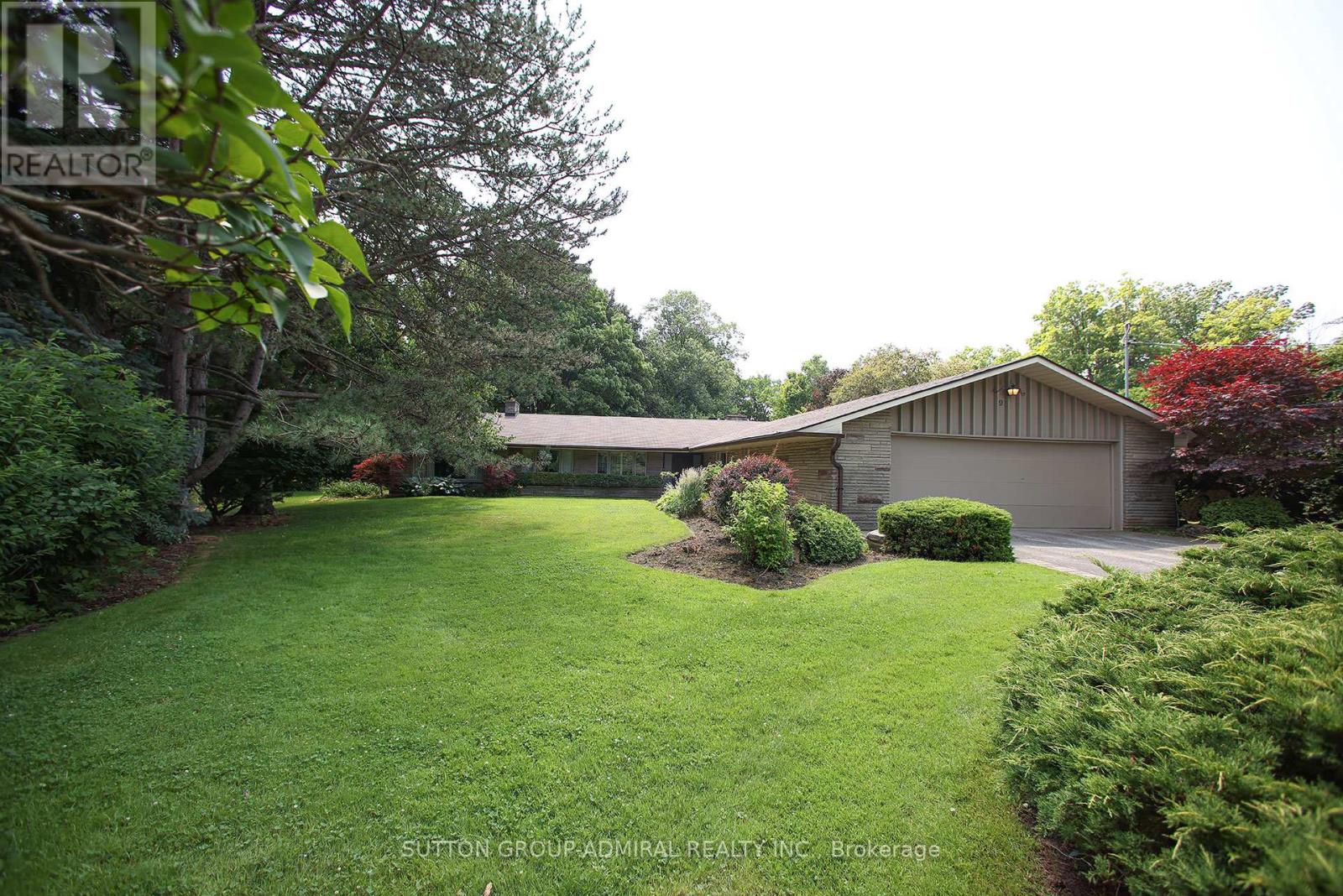 91 FOREST GROVE DRIVE Property Photo 1