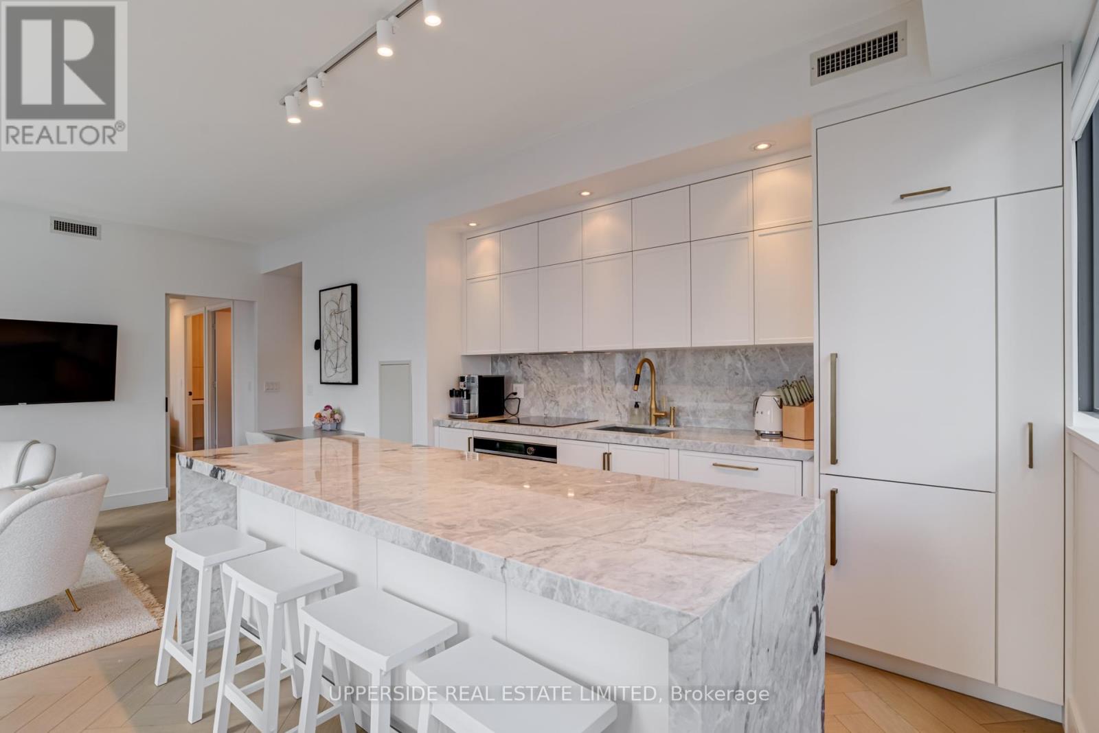 1103 - 8 CHARLOTTE STREET Property Photo 1