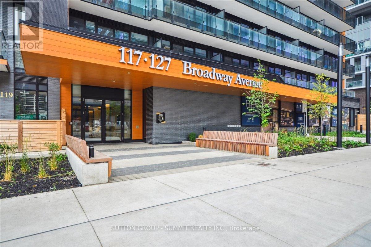 424 - 117 BROADWAY AVENUE Property Photo 1