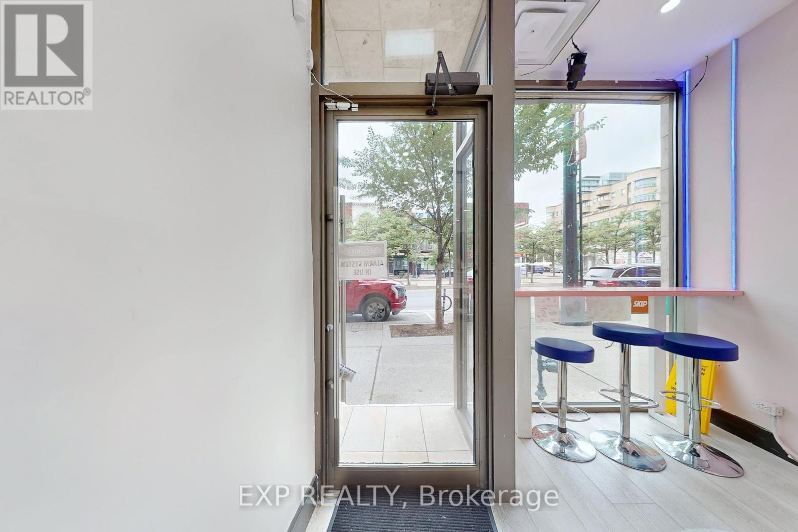 393 Spadina Avenue Property Photo 3