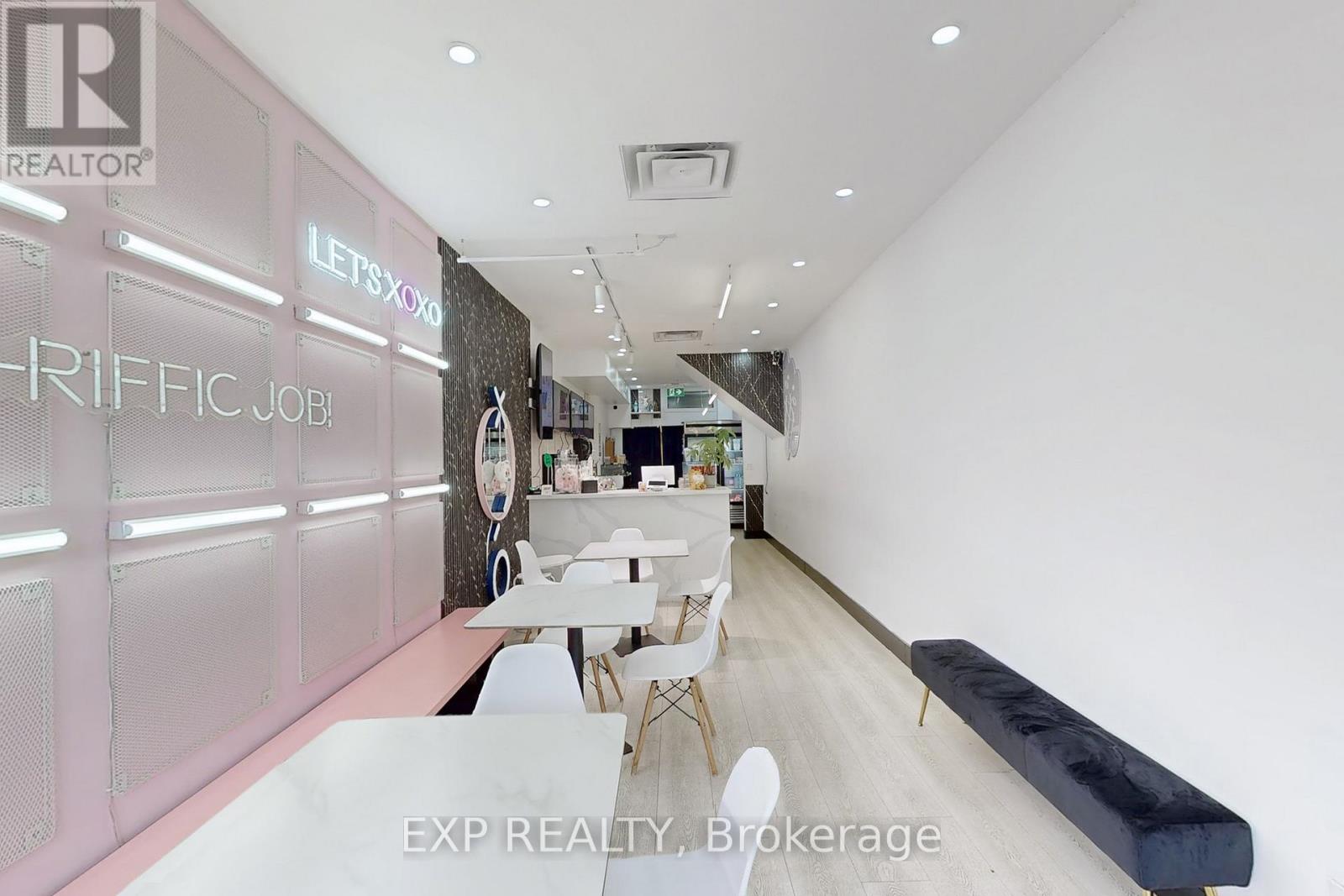 393 Spadina Avenue Property Photo 8