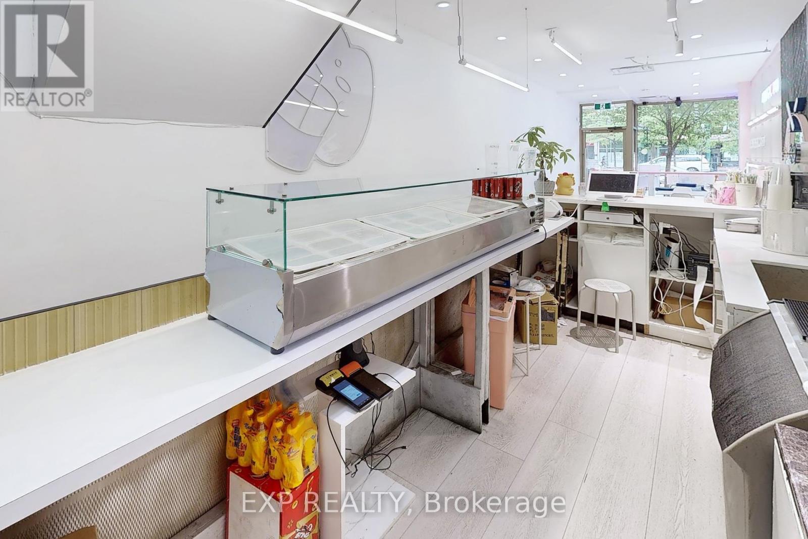 393 Spadina Avenue Property Photo 17