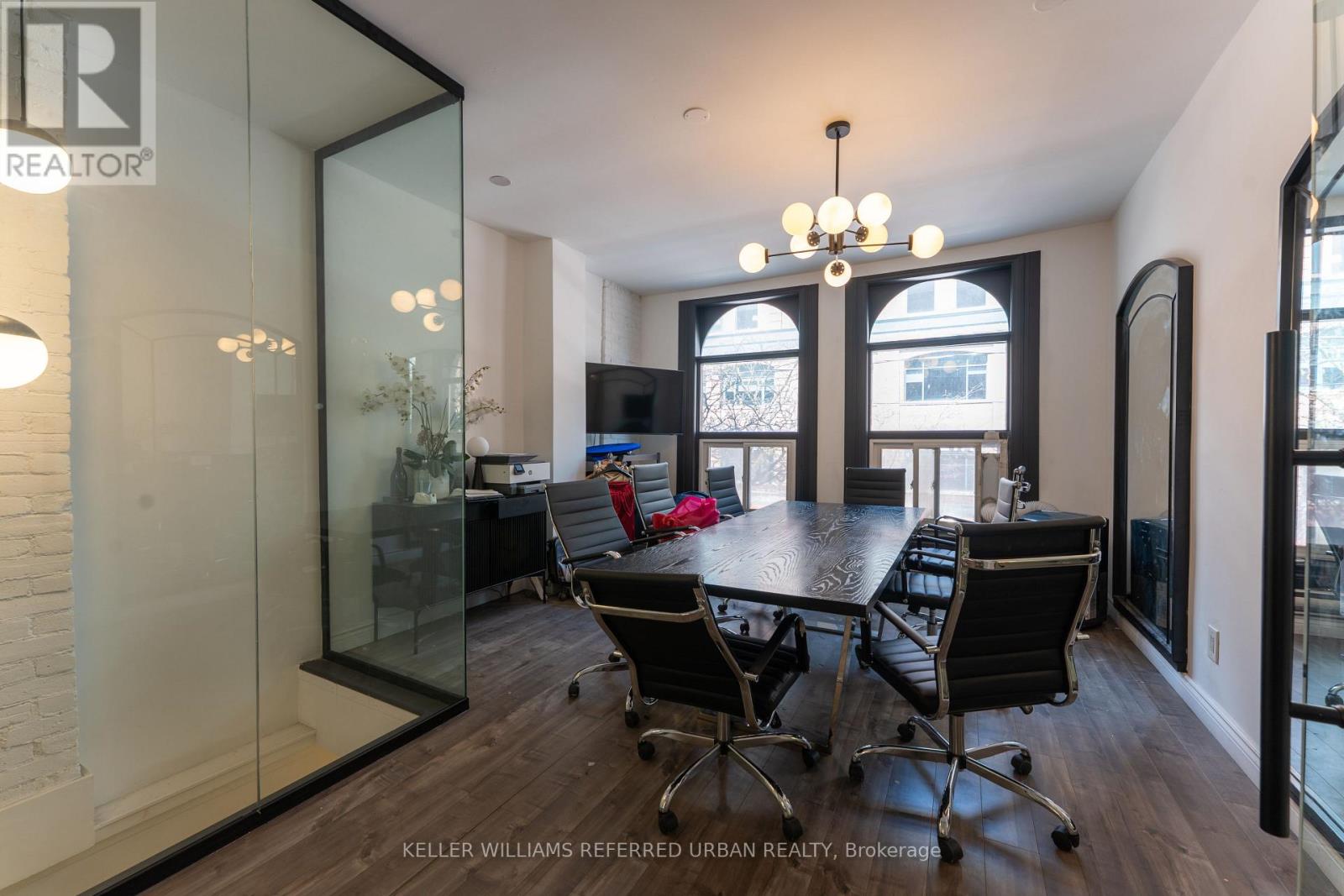 UPPER - 567 KING STREET W Property Photo 1