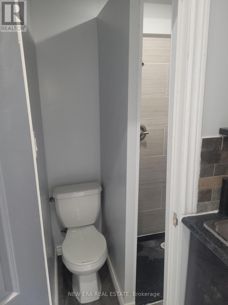 850 Bathurst Street Property Photo 15